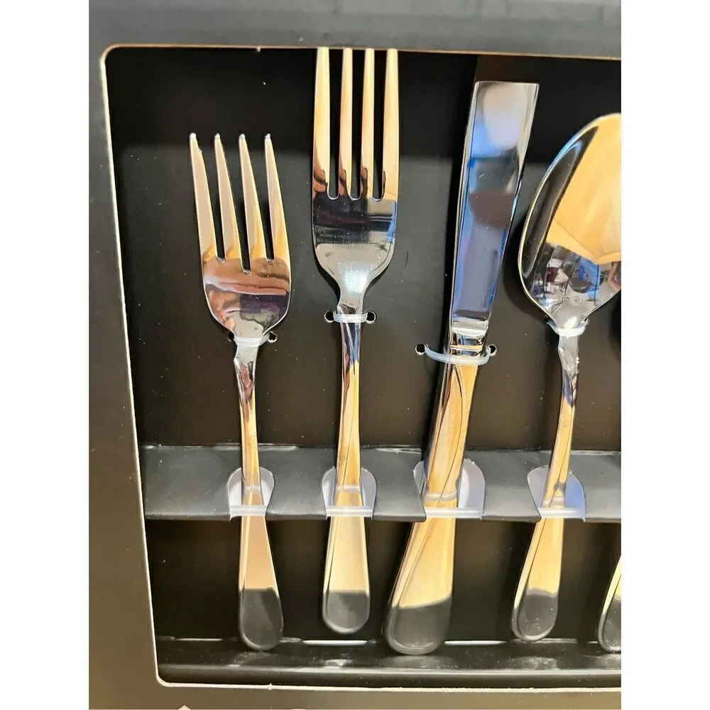 NIB! Oneida Flight 65 Piece Everyday Flatware Set Service For 12